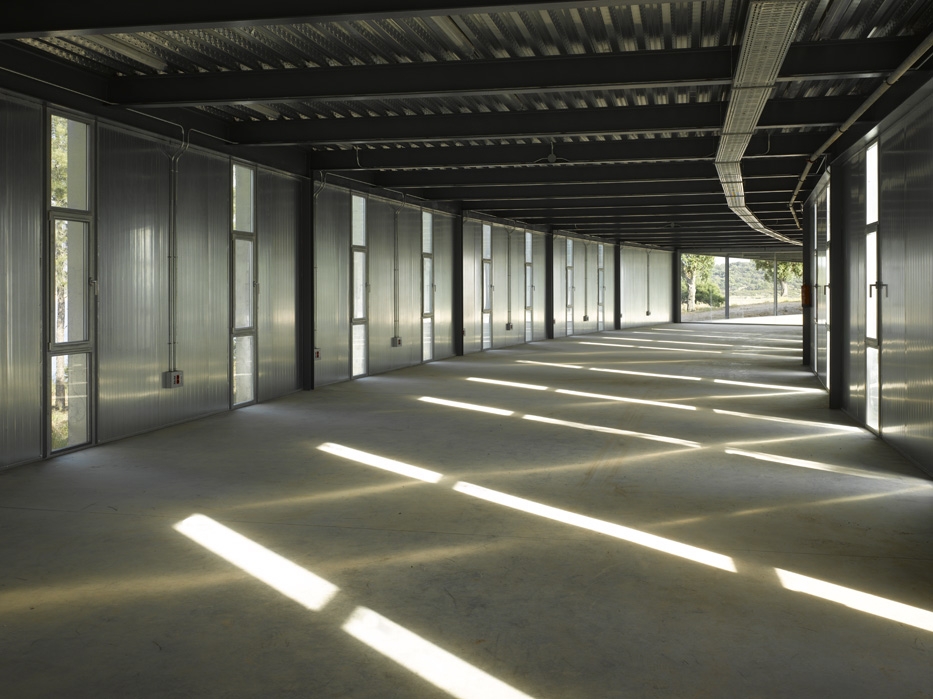 Sports Research Centre by José María Sánchez García, Guijo