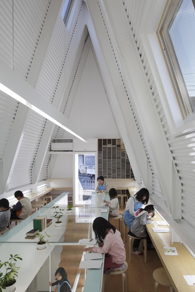 Kumon School by Takashi Yonezawa, Kyoto, Japan Architectural Review