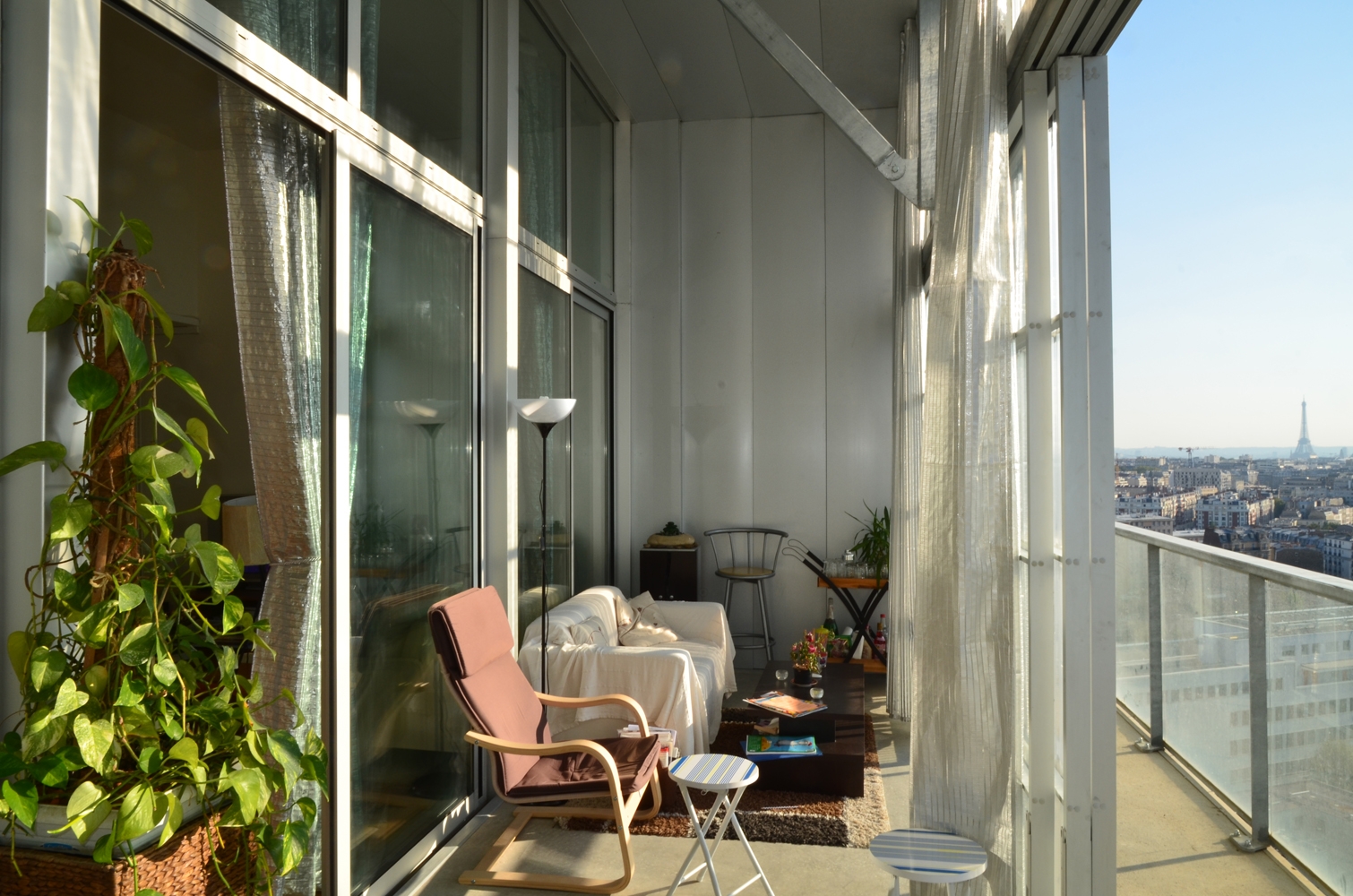 最新の激安 Lacaton & Vassal's revitalisation of a Parisian tower block アート・デザイン・音楽