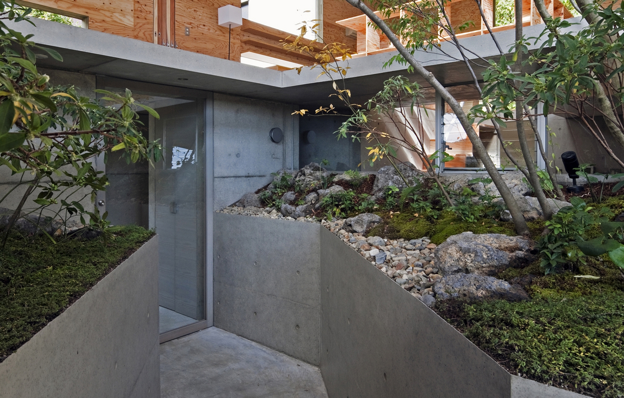 Nest House, Onomichi City, Japan by UID ARCHITECTS - The