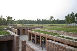 _Image_02___General_View_With_Dining_Pavilion_In_The_Foreground__Photo__Eric_Chenal_