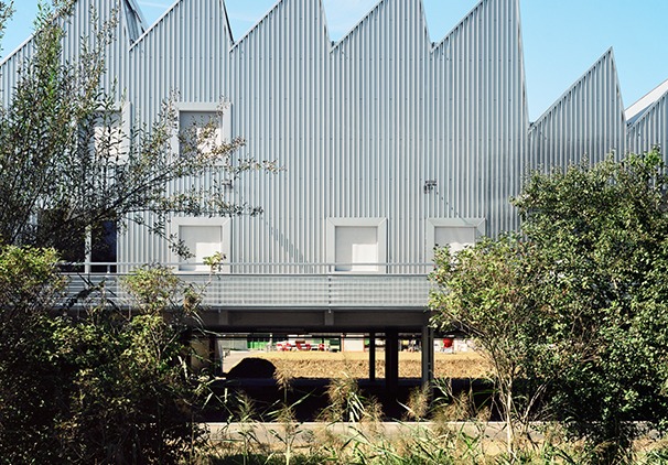 Snapshots of Switzerland - Architectural Review