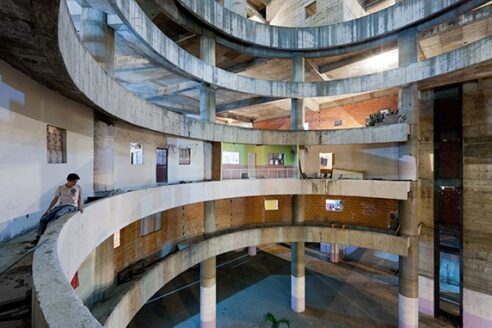 636_index_interior_shaft