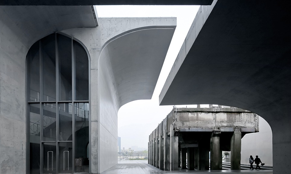 Cleft Bank: Long Art Museum, Shanghai, by Atelier Deshaus - The