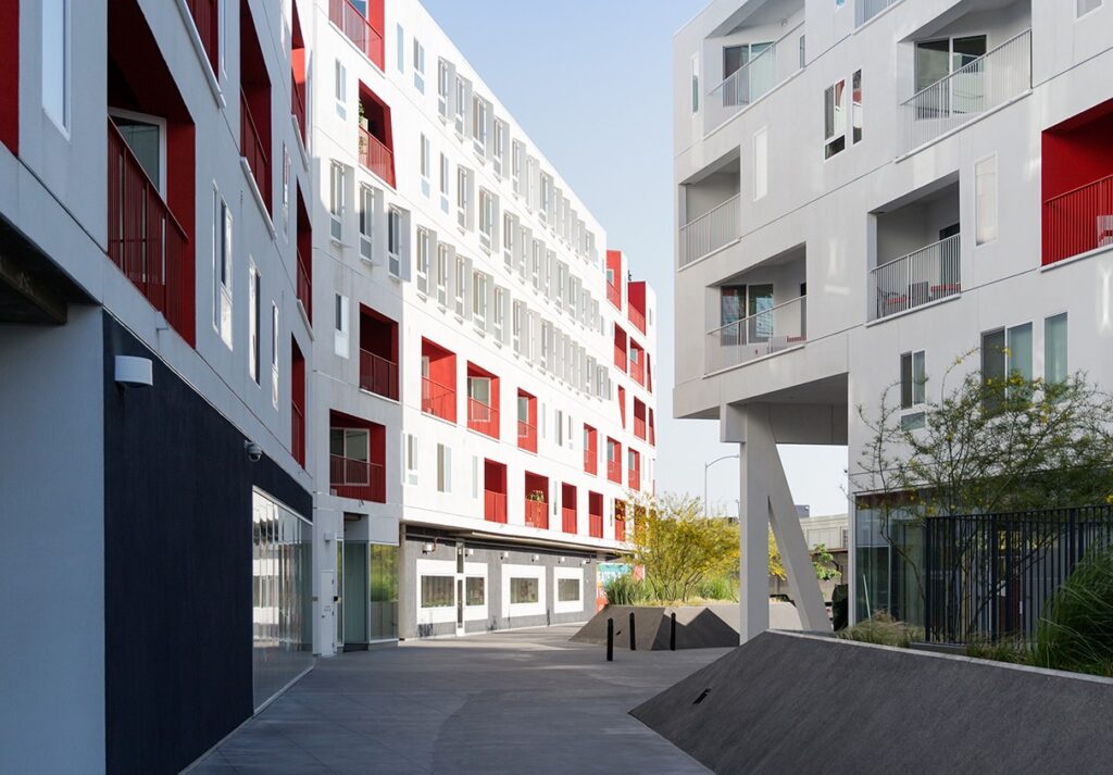 One Santa Fe housing in Los Angeles by Michael Maltzan