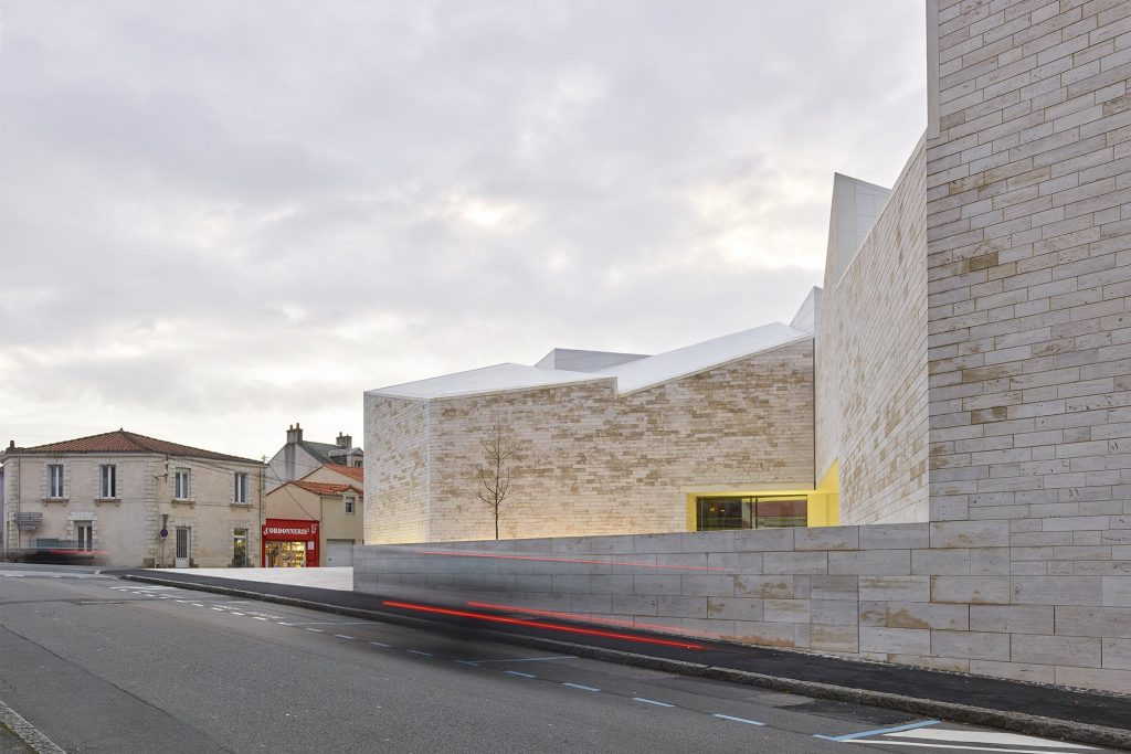 Clear And Chiselled Cour Et Jardin In France By Atelier Fernandez Serres Architectural Review