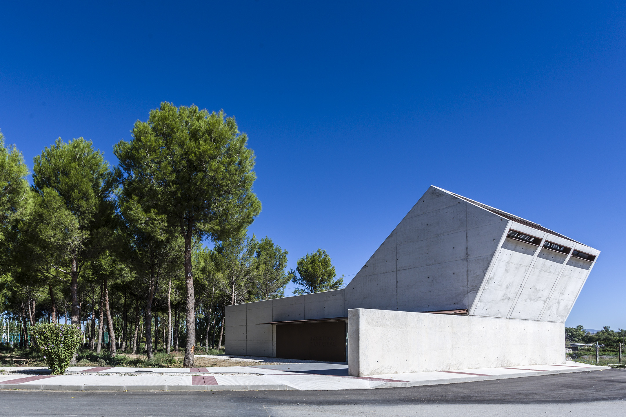Towards the Light Tanatorio in Spain by Juan Carlos Salas