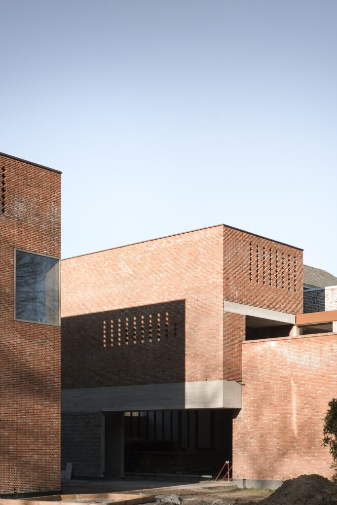 Shadow box House VD, Ghent, by MarieJosé Van Hee Architecten