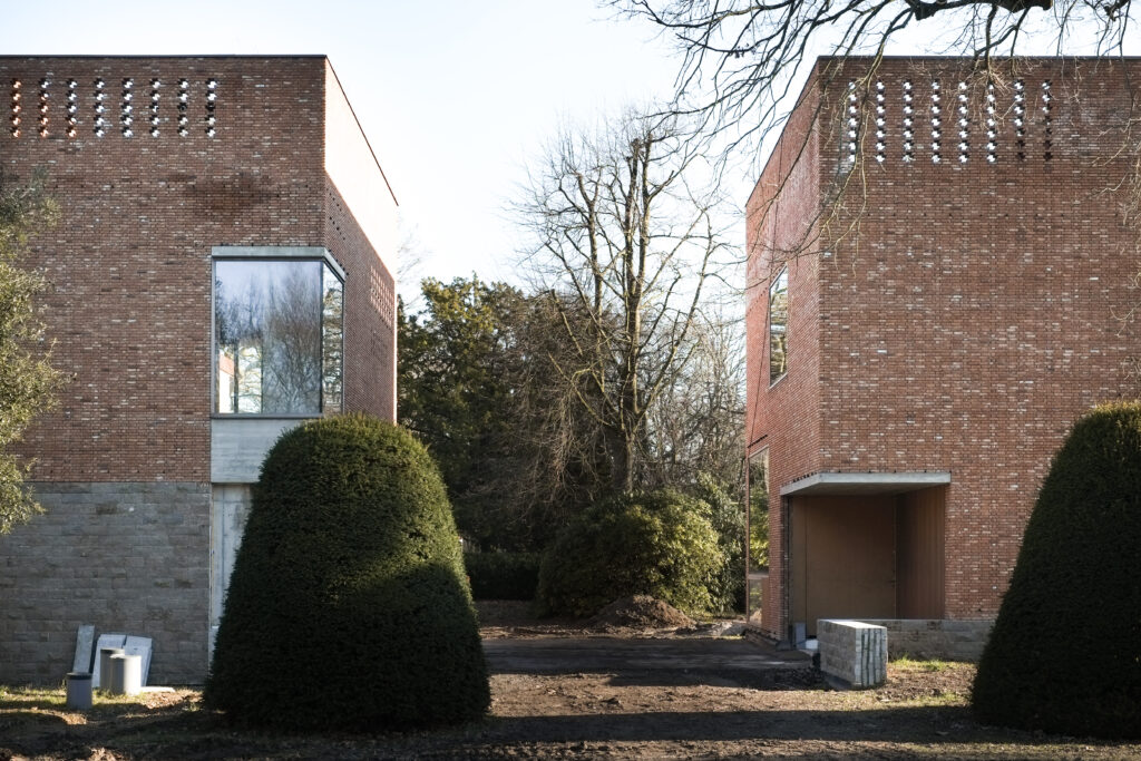 Shadow box House VD, Ghent, by MarieJosé Van Hee Architecten