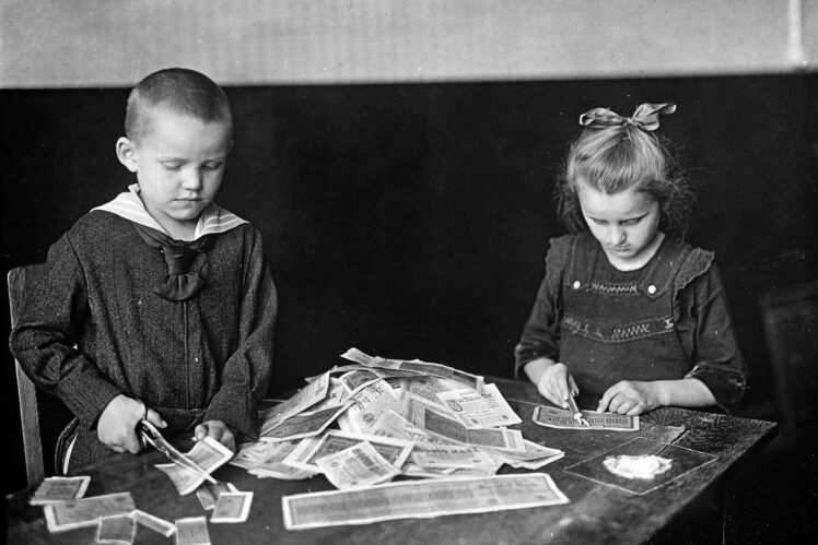 German children playing with valueless marks 1923 hyperinflation gettyimages folio architectural review