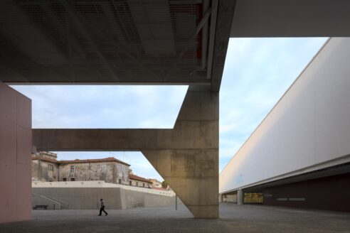 0901 paulo mendes da rocha museu coches architectural review