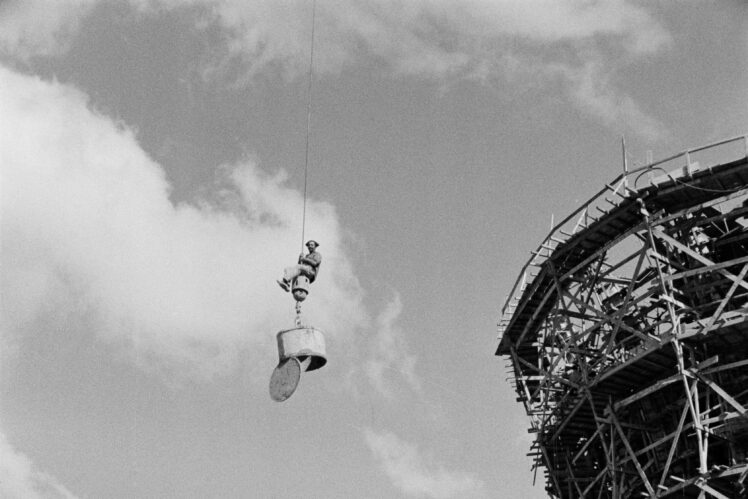 Brasília lúcio costa oscar niemeyer photo by rené burri magnum photos par397115 architectural review brazil 1465 index