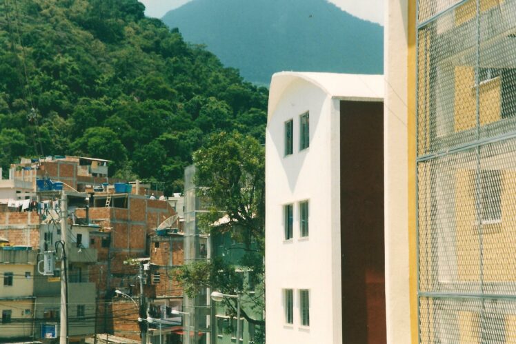 Jorge mario jáuregui architects rio das pedras architectural review