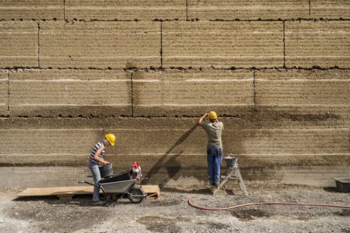 Martin rauch workshop roberta rammed earth machine architectural review 3
