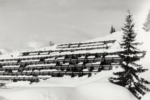 Charlotte-perriand-les-arcs-architectural-review