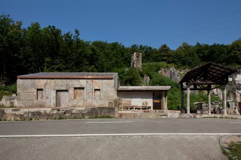 Workshop at Arzo marble quarries by Enrico Sassi Architetto