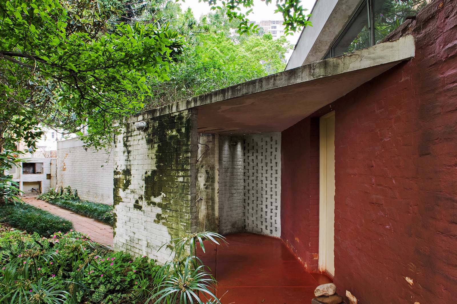 Revisit: Casinha and Residência Vilanova Artigas II, São Paulo