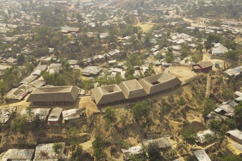 01_RCMC-in-the-camp_%40Rizvi-Hassan_rohingya_culture_center_rizvi_hassan_bangladesh_architectural_review_bamboo_plants-492x328.jpg