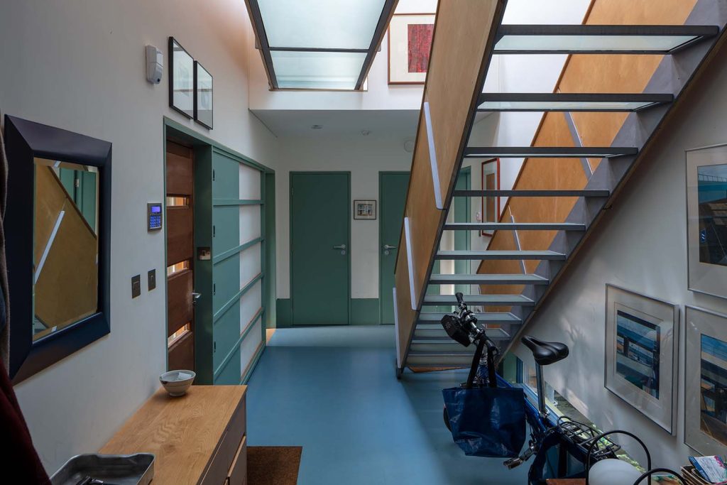 Revisit: Straw Bale House in London, UK by Sarah Wigglesworth ...