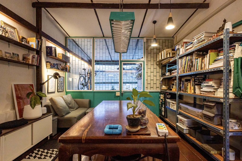Khlong San Studio in Bangkok, Thailand by Everyday Architect & Design ...