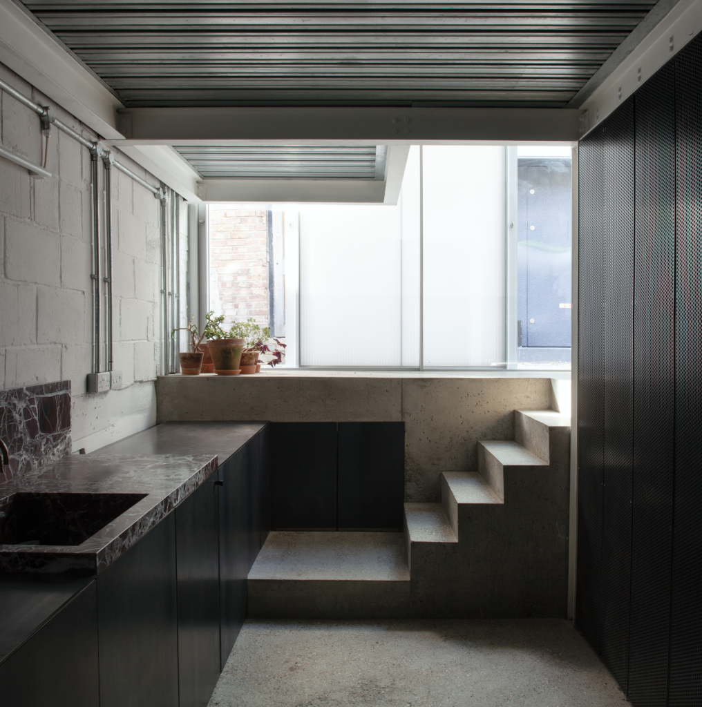 Small House by MOCT Studio in the UK 