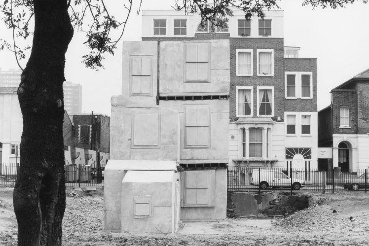 Rachel-Whiteread-House-1993-Grove-Road-Mile-End-Architectural-Review-3x2-1-748x499.jpg