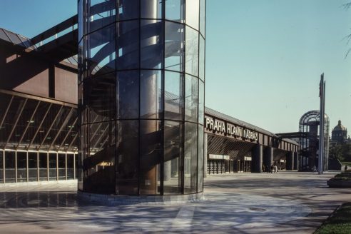 Prague-Station-1970s-Modernist-Architectural-Review-492x328.jpg