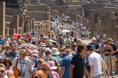 Vesuvius-Pompeii-Herculaneum-ruins-tourists-archaeology-Architectural-Review-FEATURED-492x328.jpg