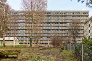 Lütjens Padmanabhan solar pv extension seen from the ground with a straight-on view