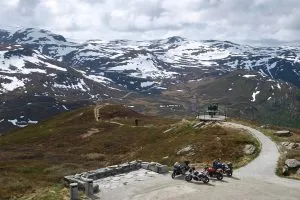 The viewpoint at Nedre Oscarshaug by Carl Viggo Holmebakk looks over the snow-topped Norwegian landscape