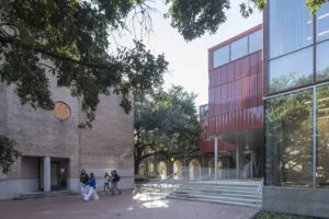 cannady-hall-in-houston-US-by-karamuk-kuo-credit-laurian-ghinitoiu-architectural-review-1-1-300x200.webp