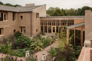 rammed_earth_house_wiltshire_uk_tuckey_design_studio_architectural_review_credit_Fran_Mart-300x200.webp