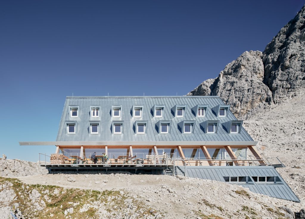Tourist escape: Santnerpasshütte in South Tyrol, Italy by Senoner Tammerle Architekten