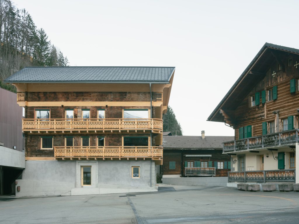 Town-hall_Val-