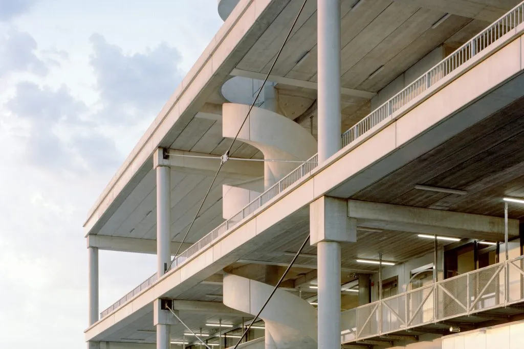 The belly of Brussels: Manufakture in Brussels, Belgium by Baukunst