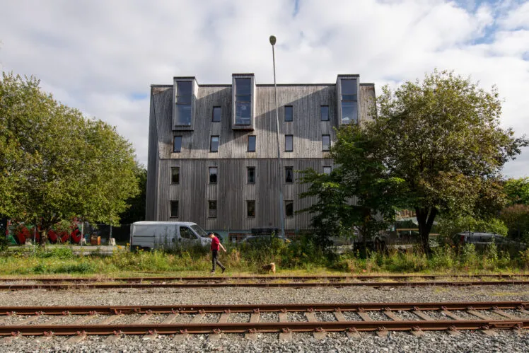 Nyhuset_Trondheim_Norway_Brendeland_Kristoffersen_architectural_review_IK_BK_Svartlamon_0255-748x499.webp