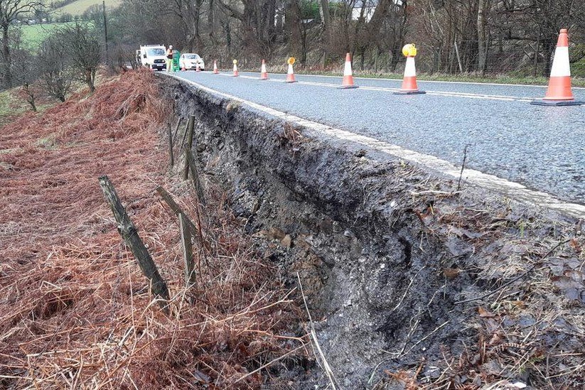 A57 Snake Pass closes again for landslide investigations Ground