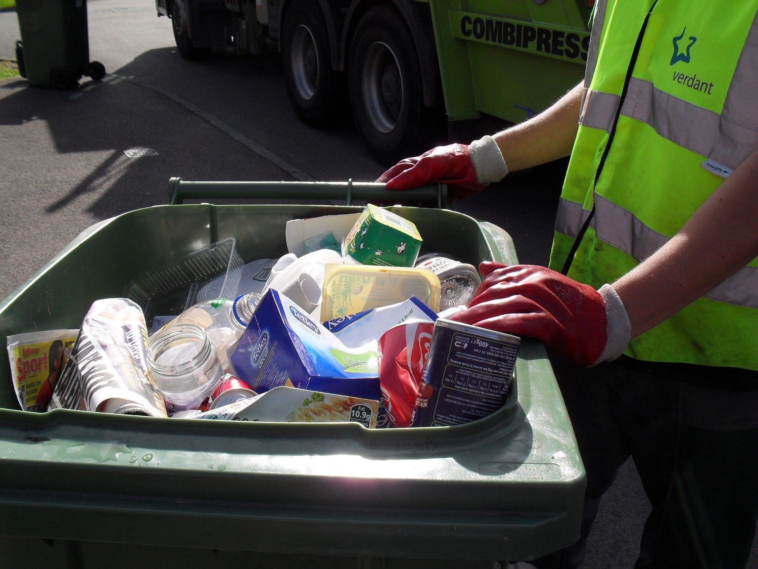 Southampton refuse collectors return to work MRW