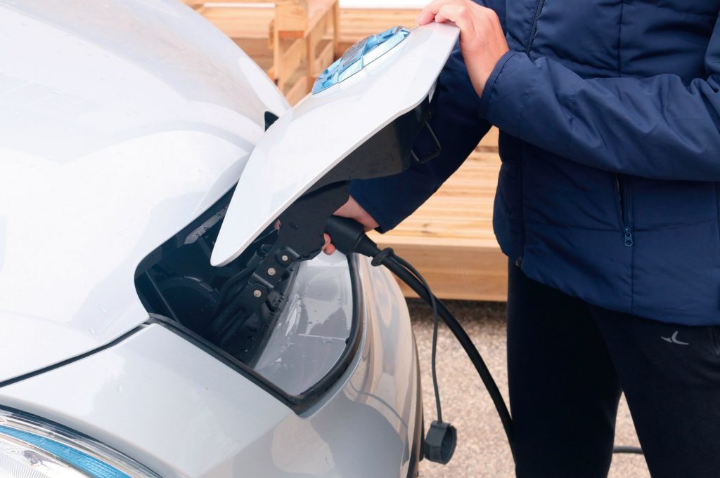 EV battery report demands action on supply “bottleneck” fears