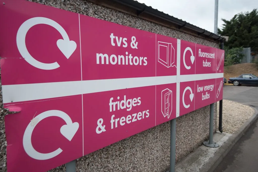 Oxfordshire Restricts HWRC Fridge Recycling to Local Residents Amid Capacity Strains