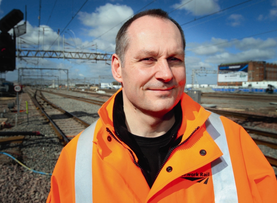 Network Rail bosses pocket £1.2m in bonuses Construction News