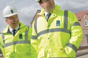 Chancellor George Osborne visits Denby Bank with Stephen Stone of Crest Nicholson