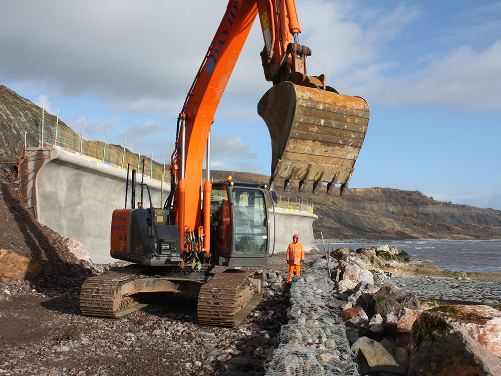 Dinosaur treasure trove demands tricky sea defence | Construction News