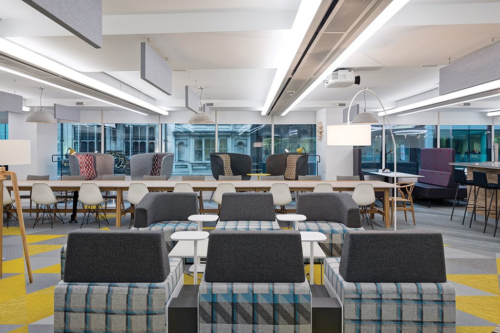 Oktra Specialist over 25 Specialists 2016