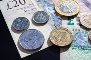 Generic_Financial-money-finance-notes-coins-payment_660-300x200.jpg