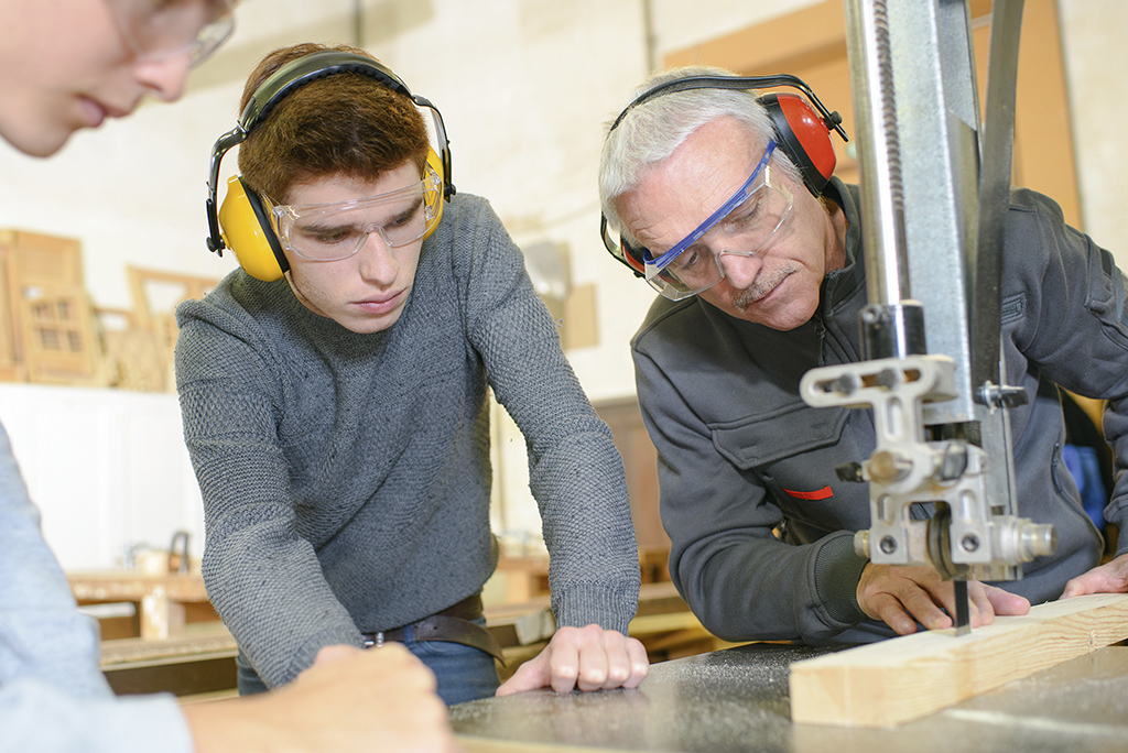 Plummeting apprentice starts prompt calls for levy reform