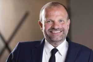 lee rowswell group director gkr scaffolding