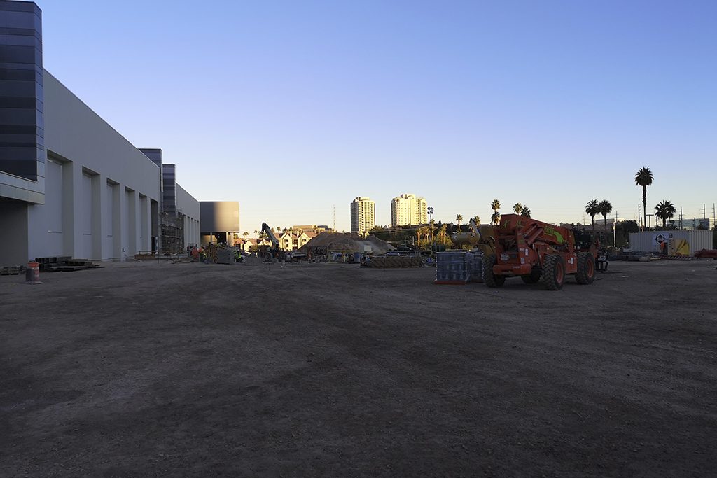 Building the world's largest pillarless ballrooms in the middle of the