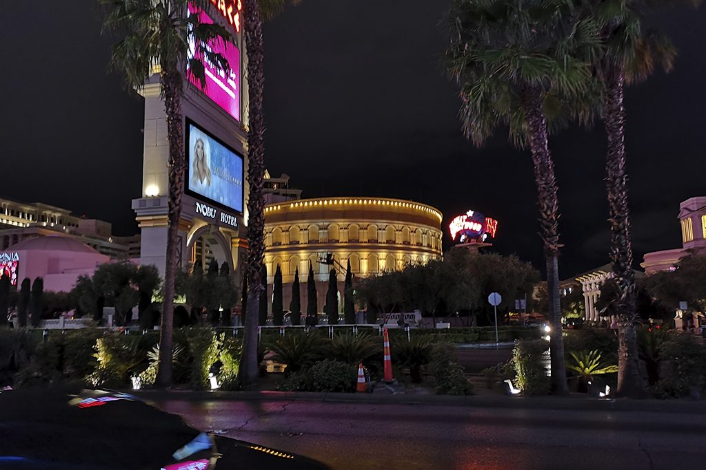 Building the world's largest pillarless ballrooms in the middle of the