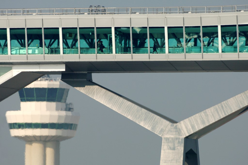 Gatwick puts off pier expansion until 2022 Construction News